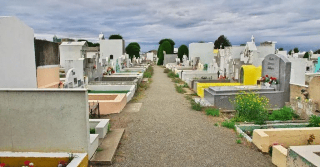 Chile: Chilling in Cemeteries